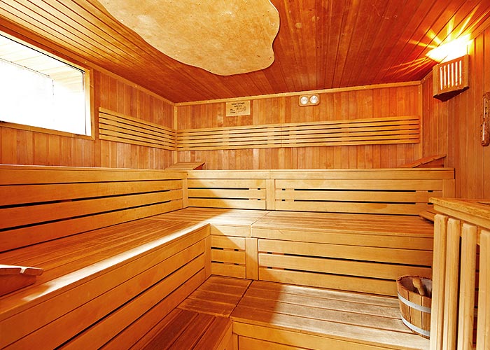 Gemütlich bayrisch Sauna im Riessersee Hotel
